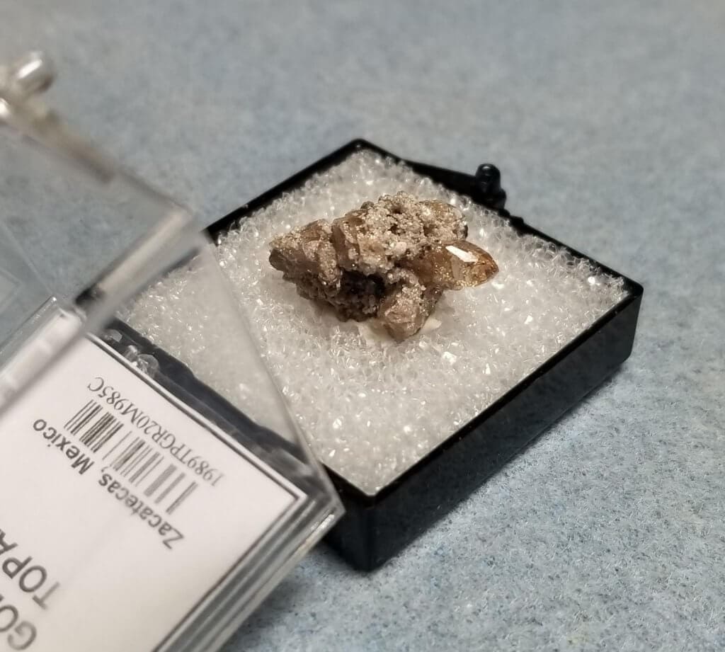 Topaz Golden Specimen 20x12mm 9.85Crts Gold Crown Jewelry